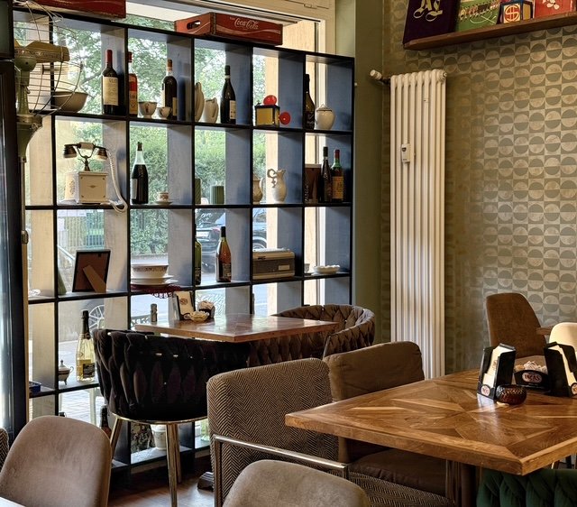 Sala interna con cantina